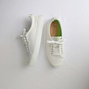 Cariuma White Canvas Women's Sneakers, Size 9.5